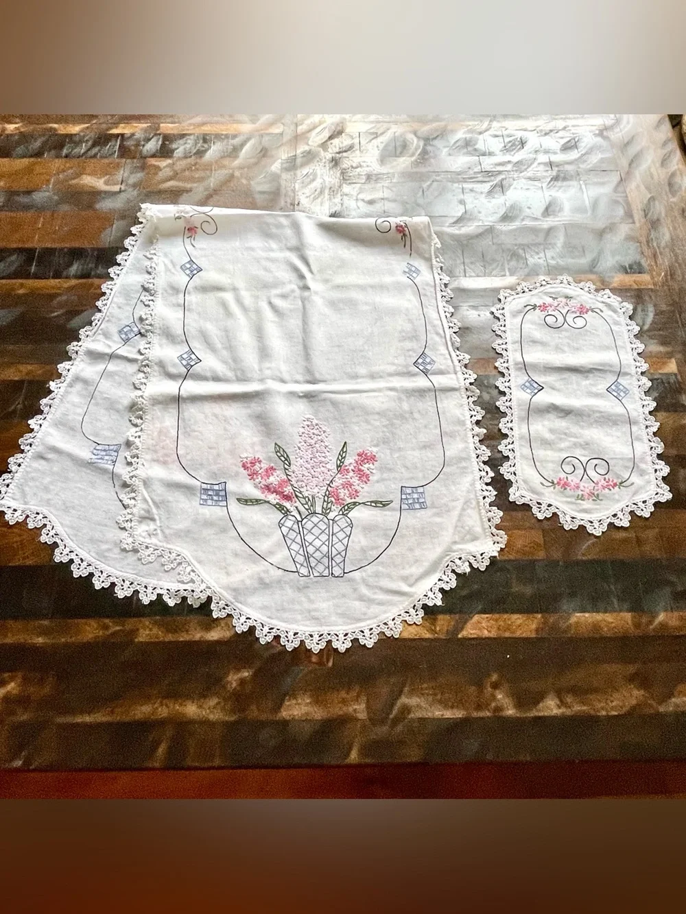 Vintage Hand Embroidered Table Runner Dresser Scarf Set Pink Floral Crochet Lace